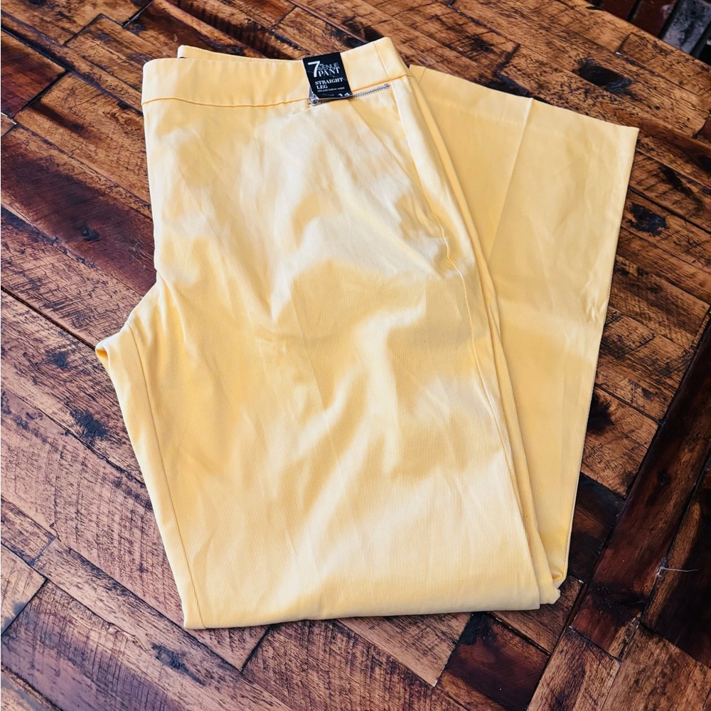 7 Diamonds Women's Straight Leg Jeans in Soft Yellow